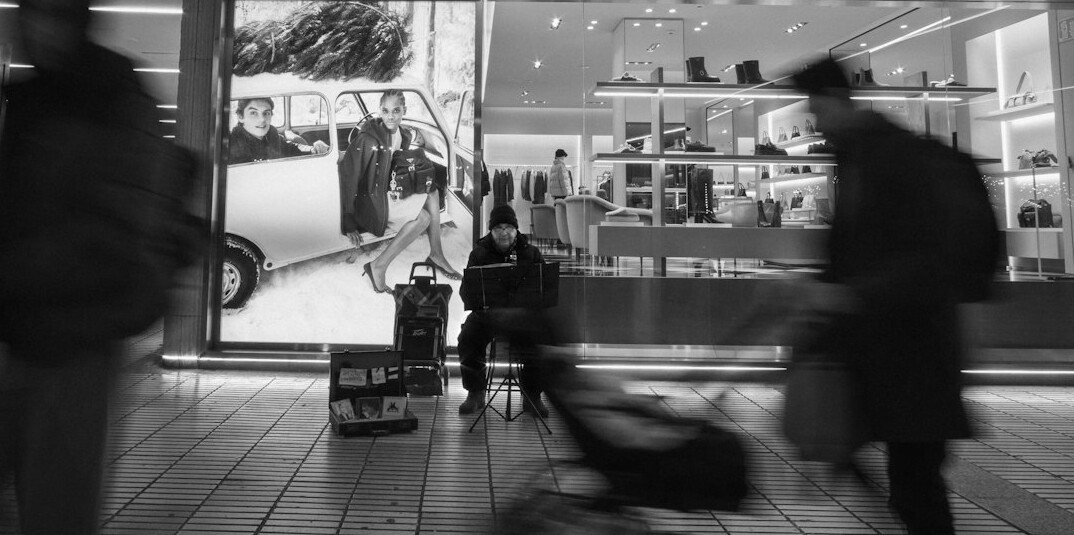 store detective chasing thief