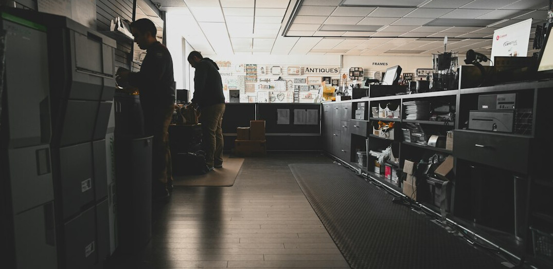 detective monitoring store